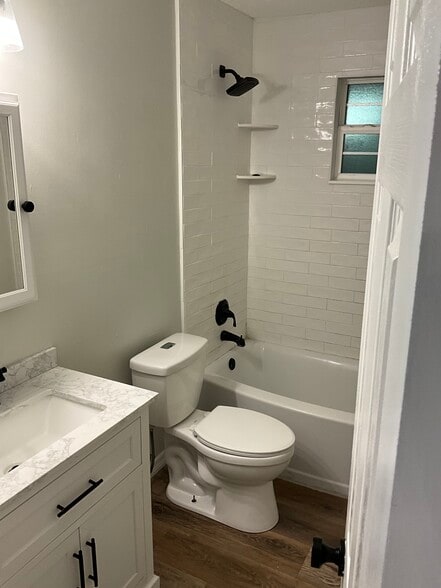 Building Photo - 512 Quail Ln