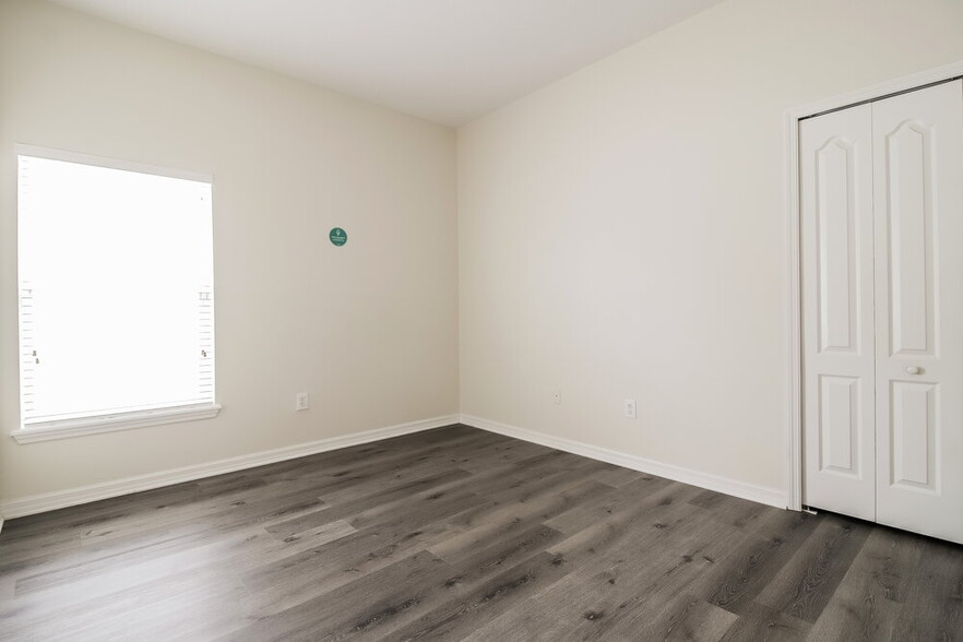 Building Photo - 113 Marathon Ln