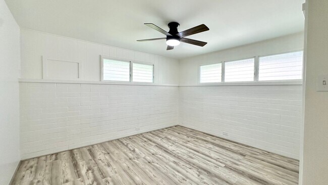 Building Photo - 2340 University Ave