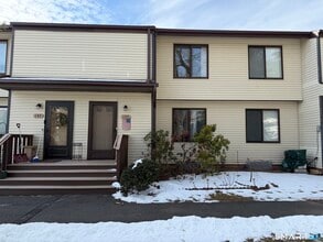 Building Photo - 155 Cottonwood Rd