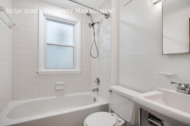 Building Photo - 233 St Lawrence Ave