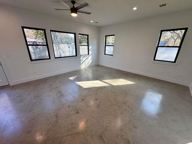 Building Photo - 10209 Gail Rd