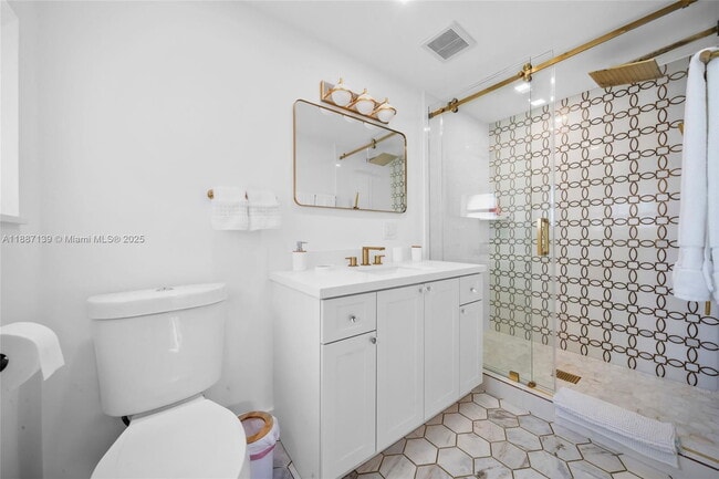 Building Photo - 1625 Hollywood Blvd