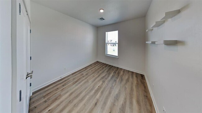 Building Photo - 600 NW 182nd St
