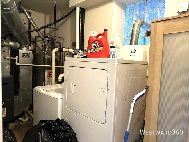 Building Photo - 3936 N Ashland Ave