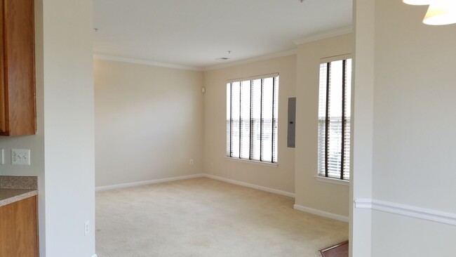 Building Photo - 3 Level *END UNIT* townhouse in Frederick ...