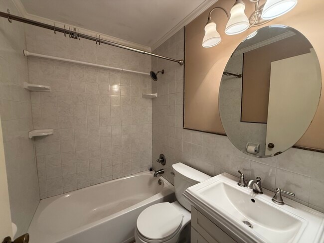 Building Photo - 106 Hawthorne Dr