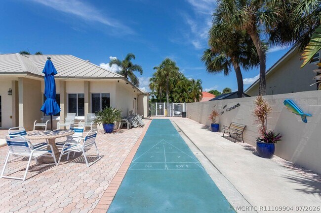 Building Photo - 640 Snug Harbor Dr