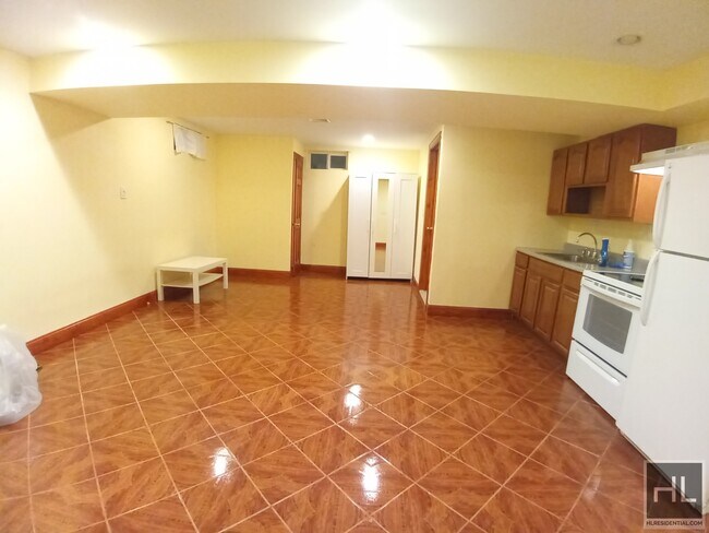 Building Photo - 168 STREET