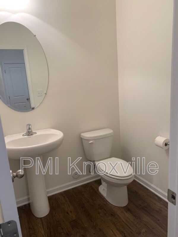 Building Photo - 5371 Calvert Ln
