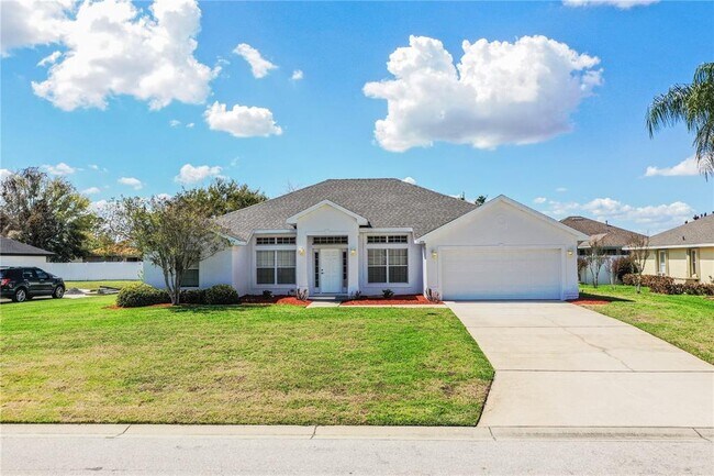 Building Photo - 233 Towhee Rd