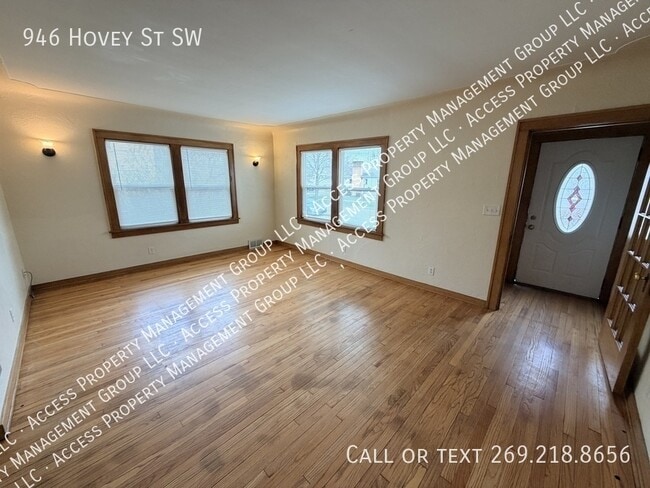 Building Photo - 946 Hovey St SW