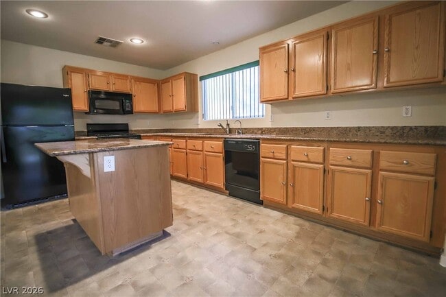 Building Photo - 240 Springtime St