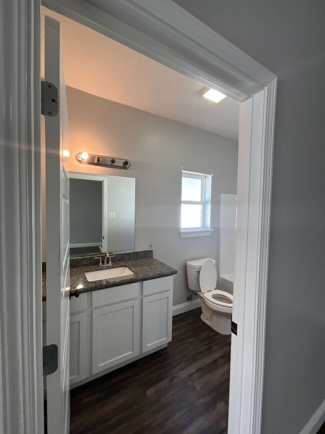 Building Photo - 204 Lacey Eden Ln