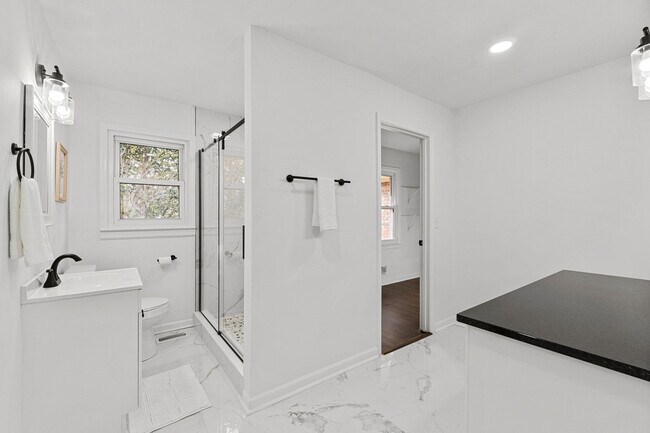 Building Photo - 743 Lancaster Rd