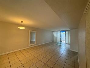 Building Photo - 10910 Clubhouse Rd