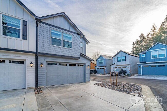 Building Photo - 4915 NE 2nd Ct