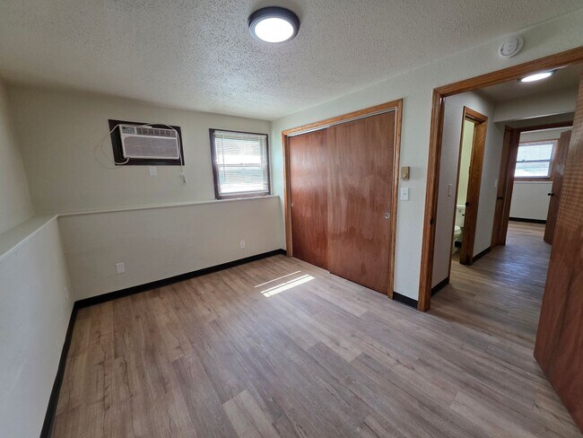 Building Photo - 2096 Imperial Ln