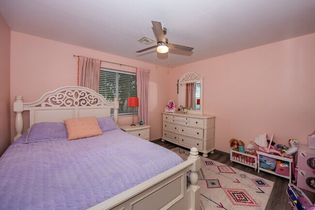 Building Photo - Spacious 3-Bedroom Oasis with Pool in Yuma...