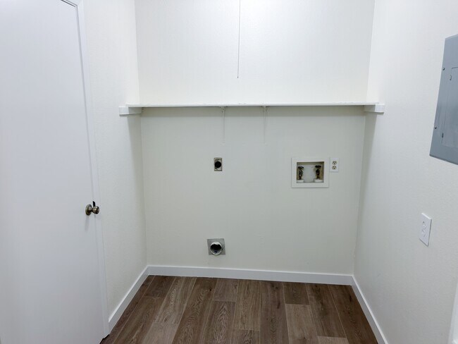 Building Photo - 16718 Stoney Glade