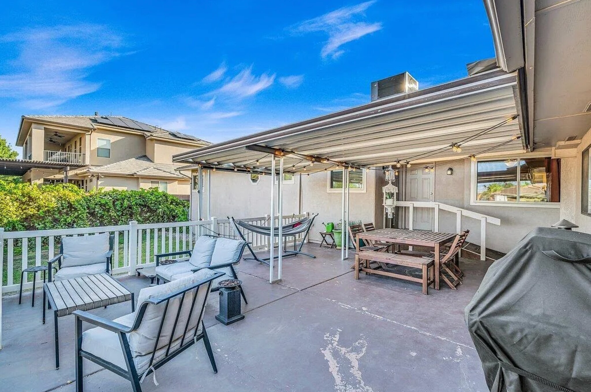 Building Photo - 1010 N 1800 E