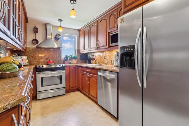 Building Photo - 3301 S Ocean Blvd