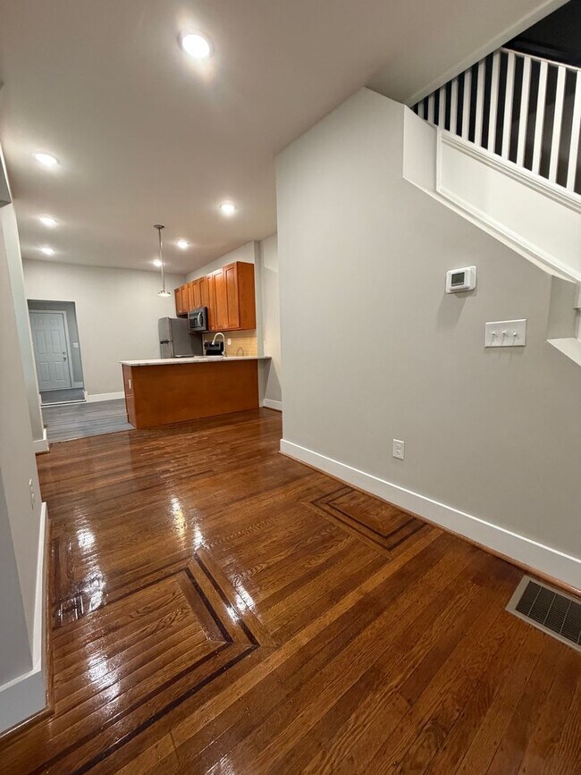 Building Photo - ??? NEWLY RENOVATED 3 BEDROOMS & 2.5 BATH HOUSE LOCATED IN HADDINGTON