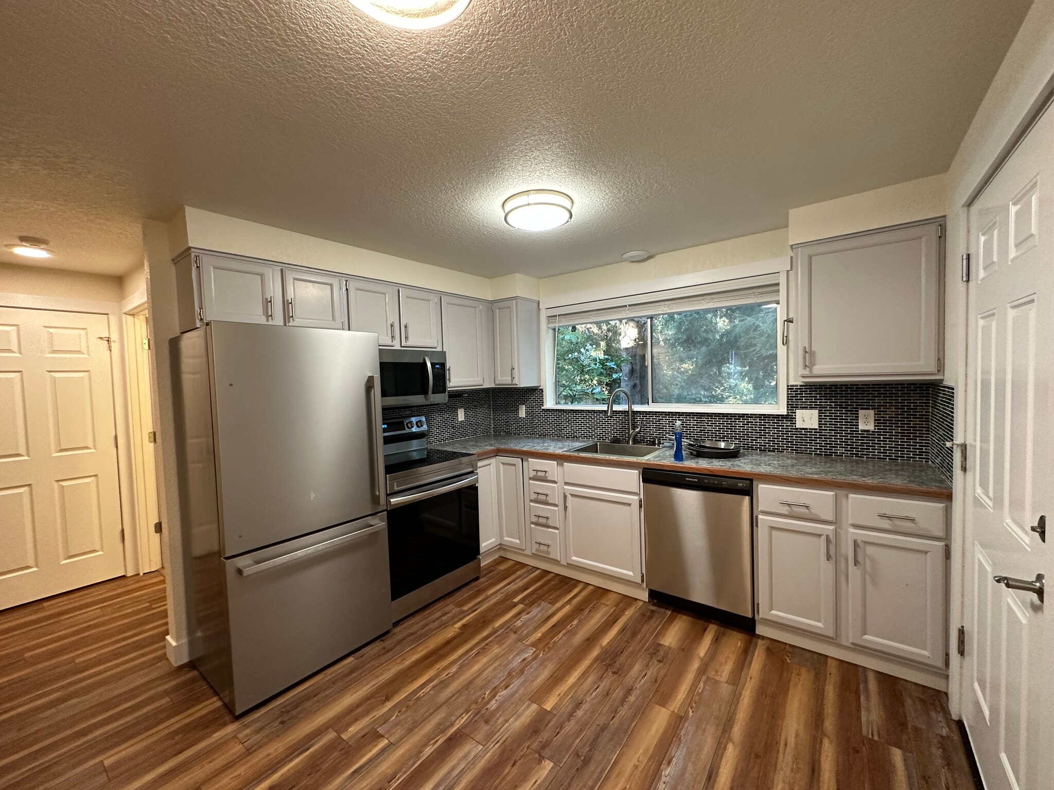 Building Photo - 821 Kaiser Rd NW