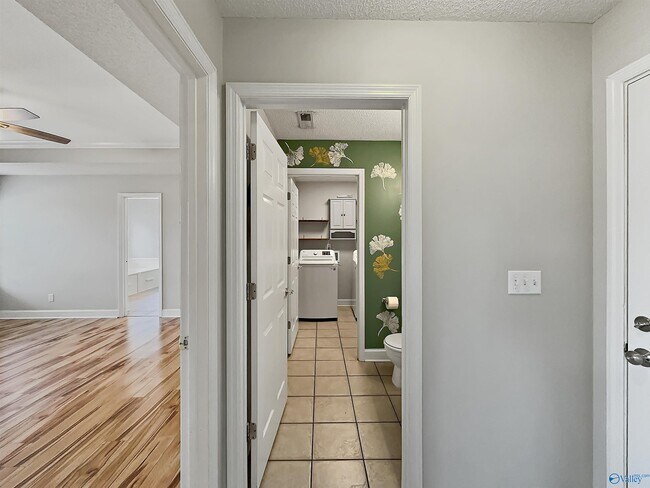 Building Photo - 93 Manor House Dr