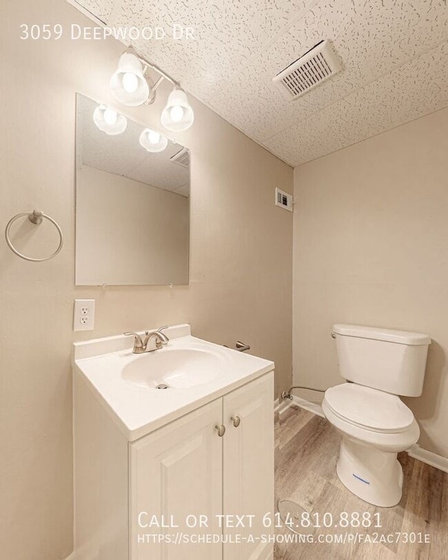 Building Photo - 3059 Deepwood Dr
