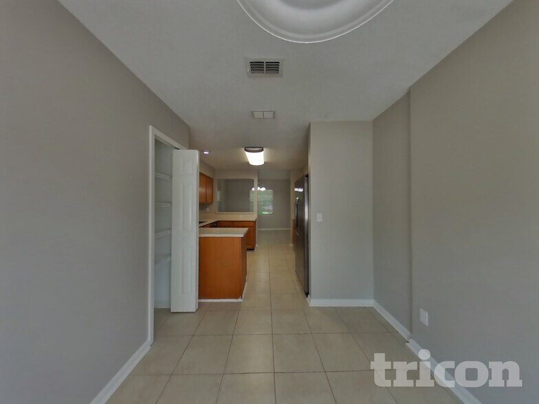 Building Photo - 3382 Millcrest Pl