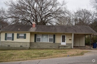 Building Photo - Cozy Comfort in a Great Location: Spacious...