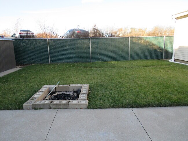 Building Photo - 2002 Cottage Ave