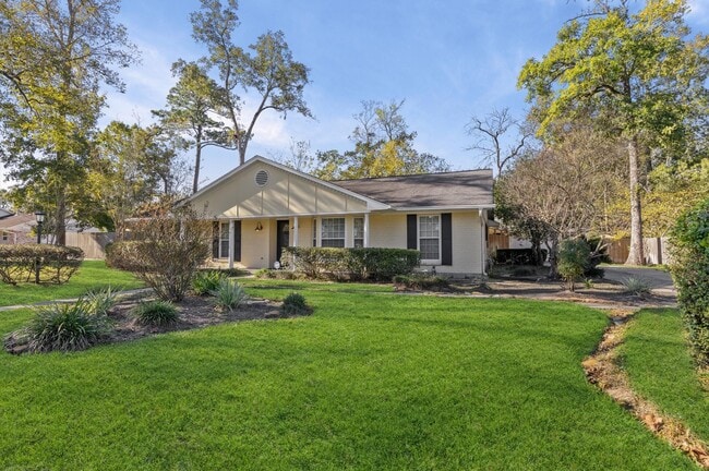 Building Photo - 25 Little John Ln