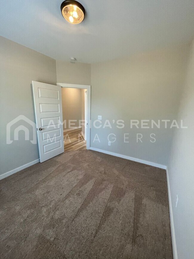 Building Photo - DEPOSIT PENDING!!! Home for Rent in Eastab...