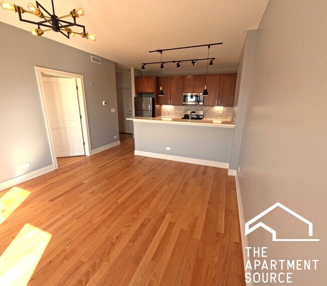 Primary Photo - 2740 N Spaulding Ave