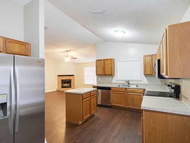 Building Photo - 2912 Ravine Hill Dr