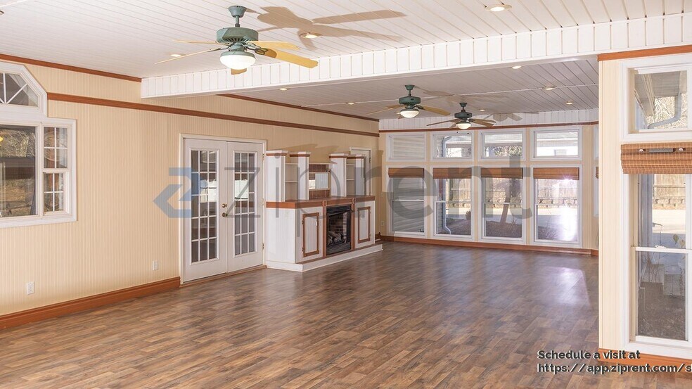 Building Photo - 1108 Lone Oak Rd