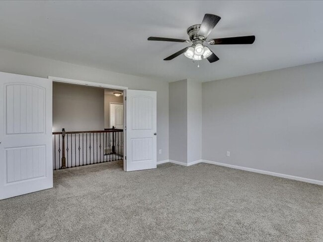 Building Photo - 5 Bedroom 3 Bath In Evans!