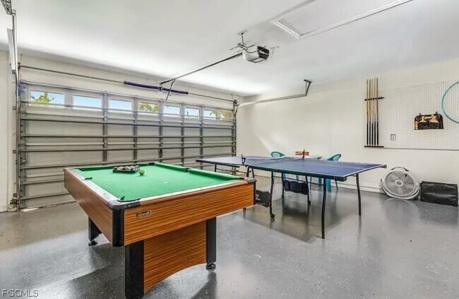 Building Photo - 915 SW 1st Terrace