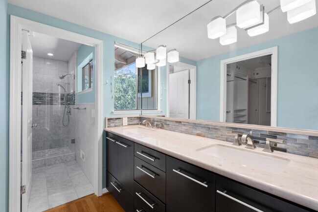 Building Photo - 7175 Red Holly Ct