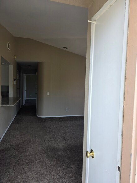 Building Photo - 9378 Twin Trails Dr