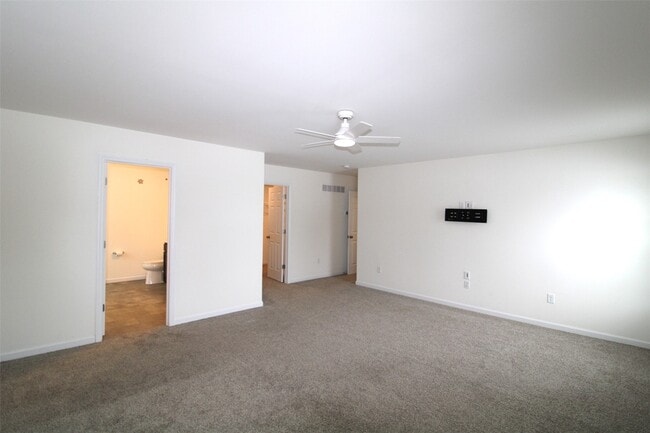 Building Photo - 130 Prairie Wind Dr