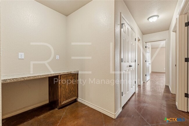 Building Photo - 603 B Karey Dr