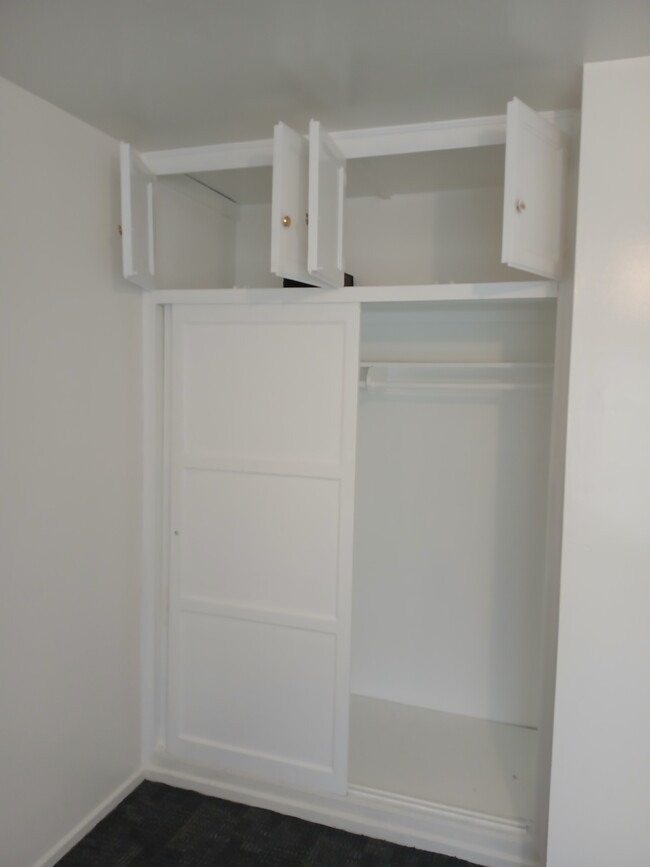 closet - 3316 W 77th St