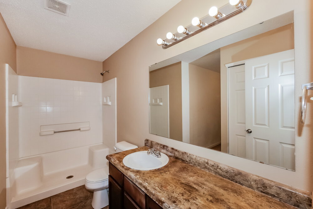 Building Photo - 6639 W Philadelphia Dr