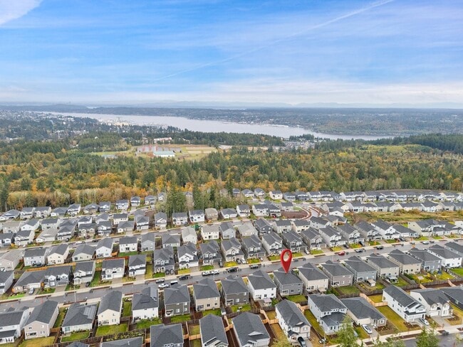 Building Photo - Newer 4-Bedroom Home in Bremerton