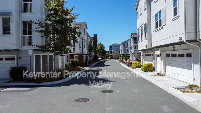 Building Photo - 37549 Willow St