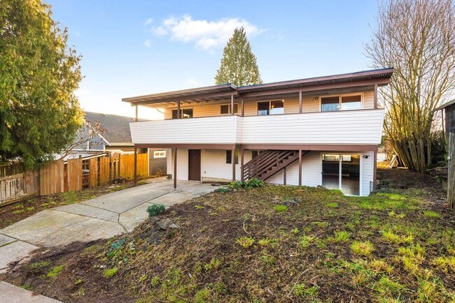 Building Photo - Great Home with Lots of Upgrades in a Great Location!