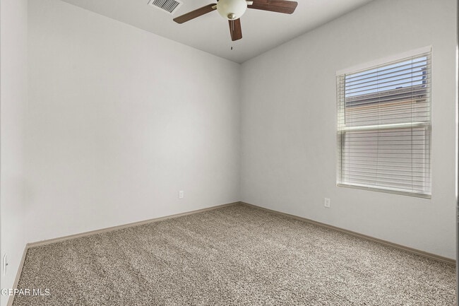 Building Photo - 12049 Hidden Gdns